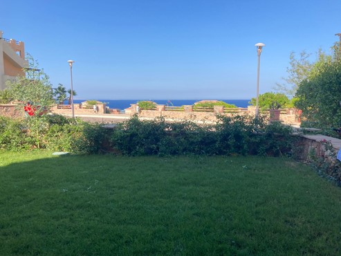 2 BR Apartment with Garden & Sea view